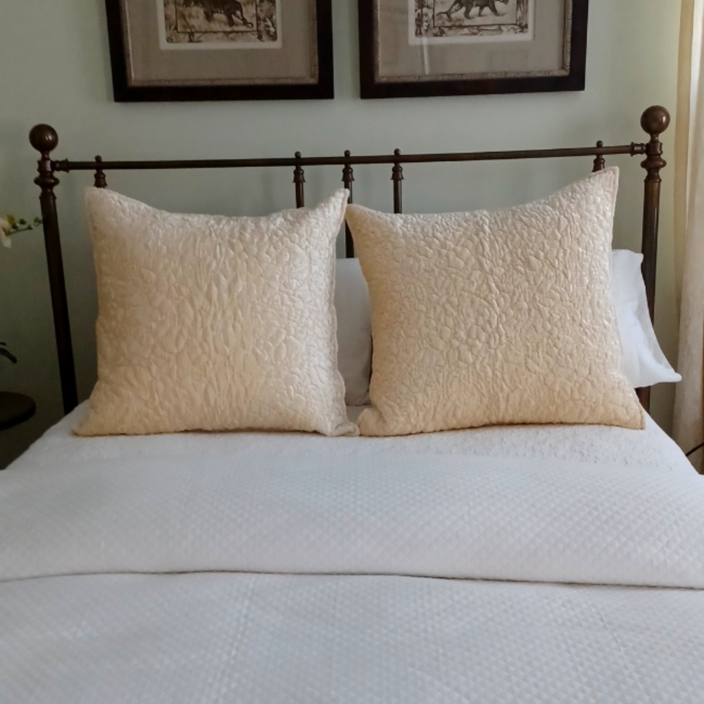 Donna Karan Euro Shams (2)